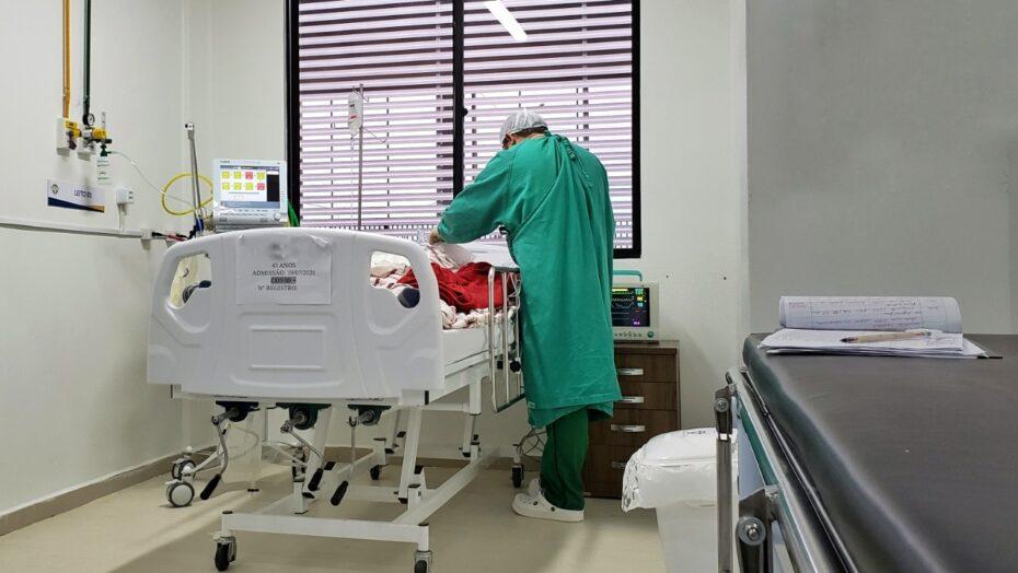 Casos de covid-19 crescem 94% nos hospitais privados, diz associação