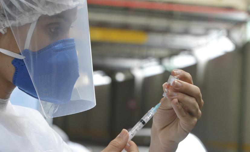 Com aumento de casos de Covid no RN, pesquisador sugere vacinação em supermercados e shoppings