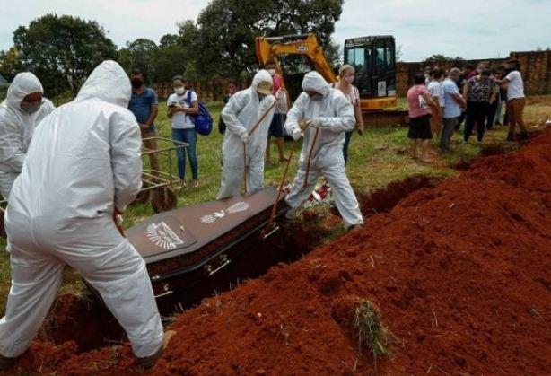 Covid: com dados de apenas 3 estados, país registra oito mortes em 24h