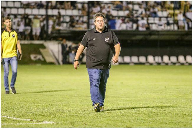 Fernando Marchiori apresenta 