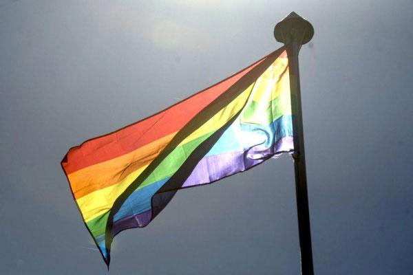 IBGE diz que não consegue incluir questão sobre orientação sexual e ameaça cancelar Censo