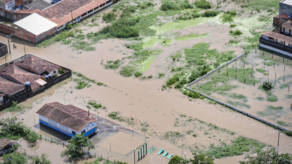 Inmet lança alerta de perigo com chuvas intensas para o litoral do RN e de outros estados