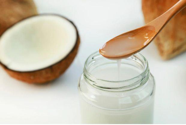 Óleo de coco: 9 mitos e verdades sobre alimento que promete milagres