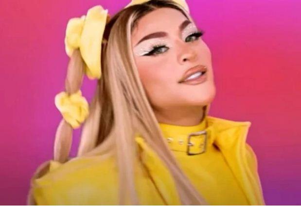 Pabllo Vittar é atingida por objeto durante show na Parada LGBT+