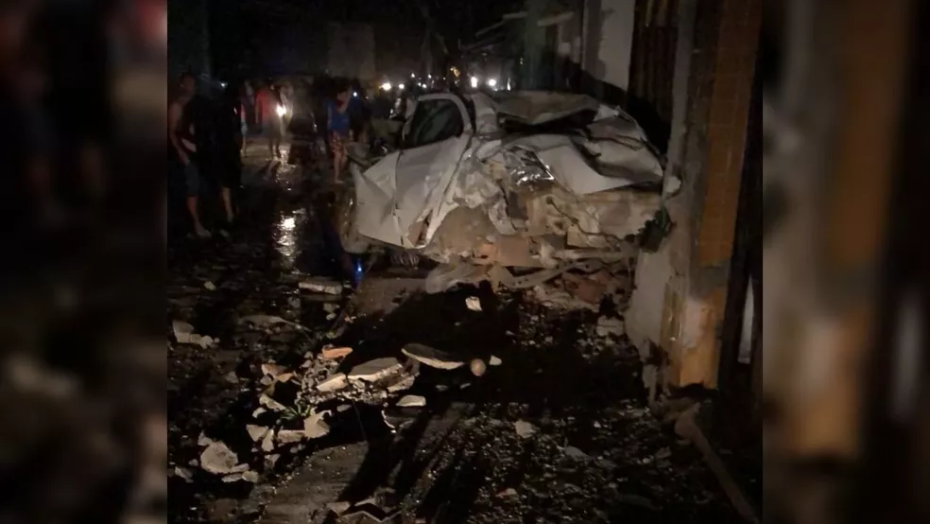 Pedestres são atropelados por caminhão desgovernado