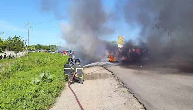 RN-117 é interditada por protesto contra falta de calçamento em Mossoró