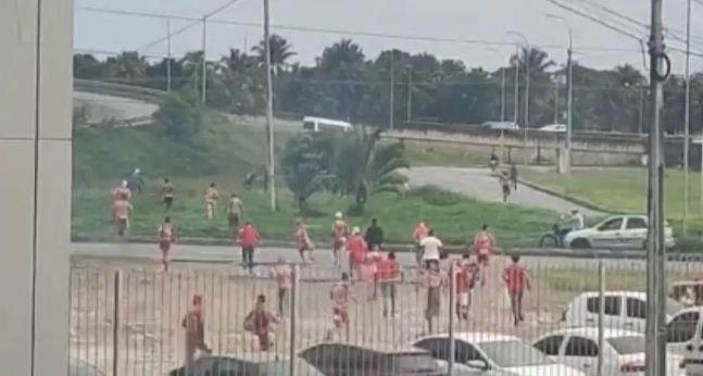 Torcedores do América-RN causam confusão em jogo da Série D e danificam bens de torcida do Botafogo-PB