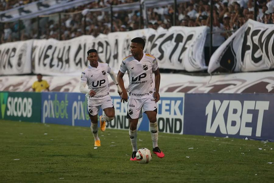 Torcida questiona escolhas no ABC