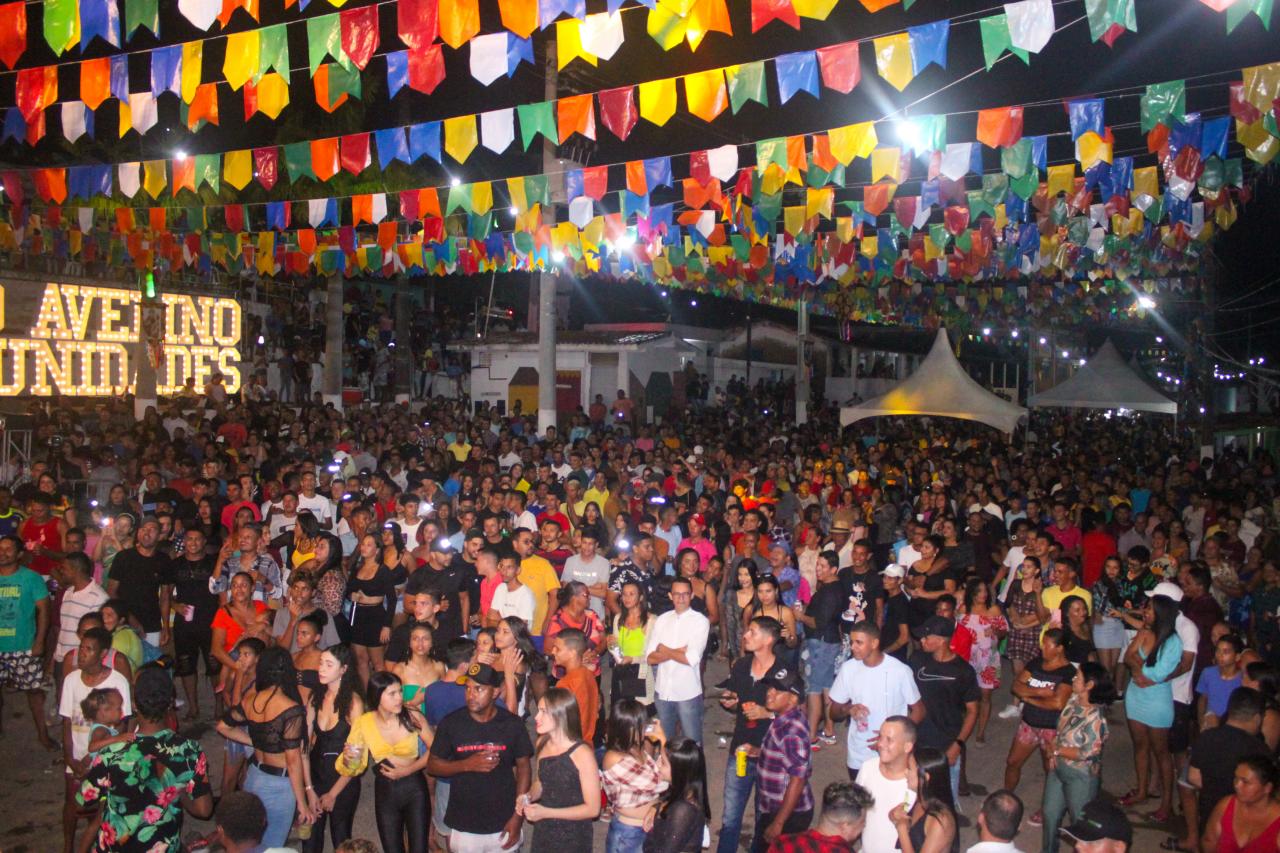 TRADICIONAL FESTA DE SANTO ANTÔNIO ACHADO REÚNE MULTIDÃO EM GEORGINO AVELINO