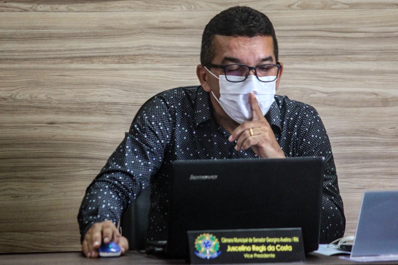 VEREADOR JUSCELINO APRESENTA EMENTA/PROJETO DE EXAMES E FORNECIMENTO DE ÓCULOS PARA ALUNOS DO FUNDAMENTAL