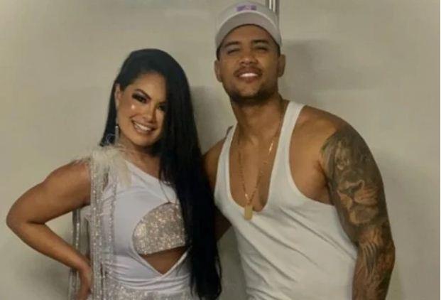 Viúvo de Paulinha Abelha faz tatuagem em homenagem à cantora