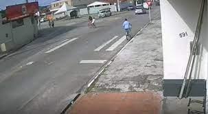 Idosa morre após ser atropelada em bicicleta em Parnamirim; veja vídeo