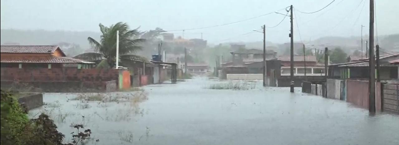 Parte de casa desaba em Barreta VEJA VÍDEO