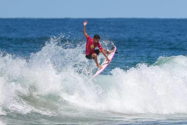 Potiguar Mateus Sena é convocado para defender o Brasil nos Jogos Pan-Americanos de Surfe