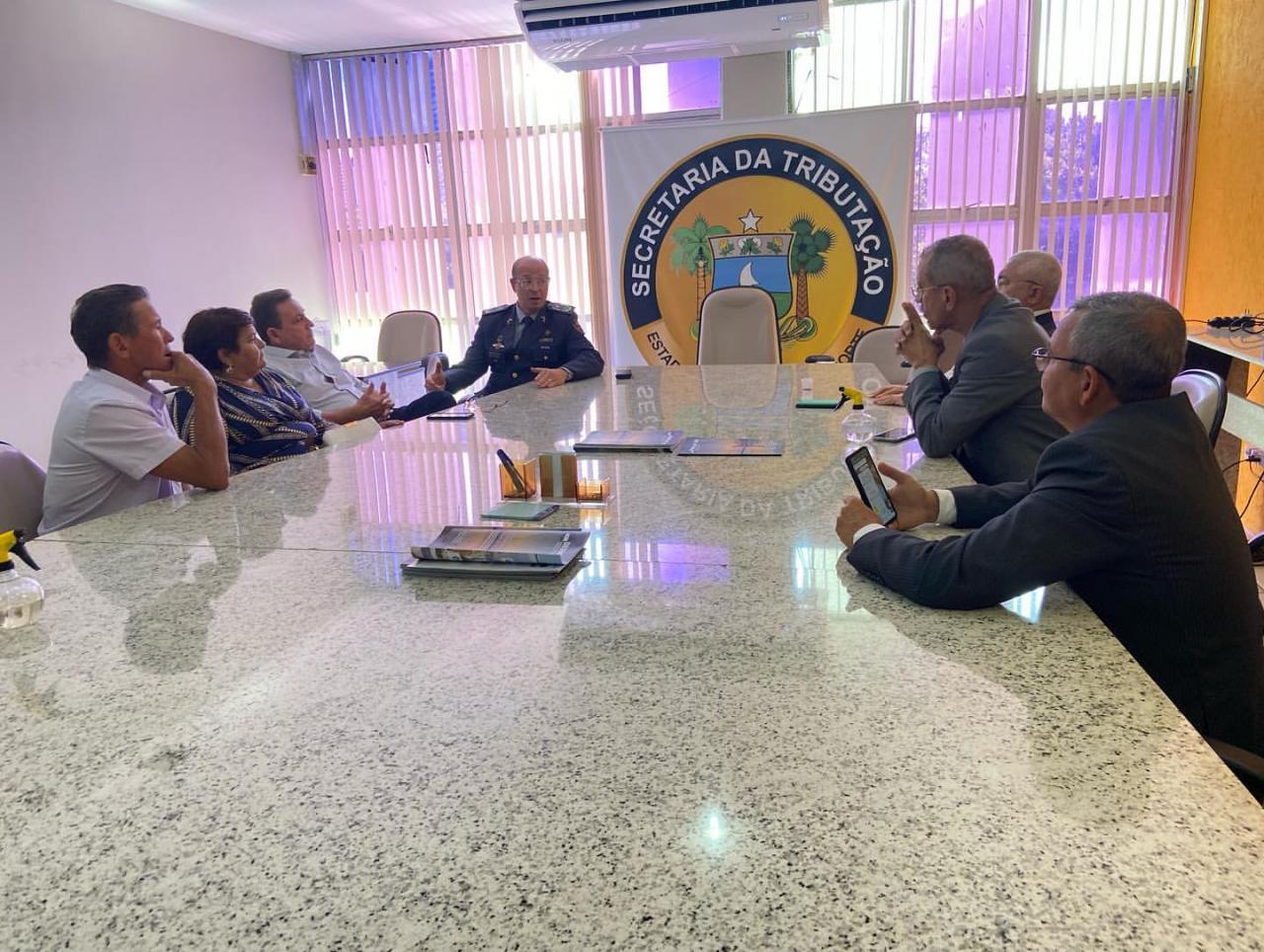 PREFEITO ANTÔNIO FREIRE, VEREADORES E SEC DE SEGURANÇA SE REÚNE PARA TRATAR SOBRE POLICIAMENTO LOCAL