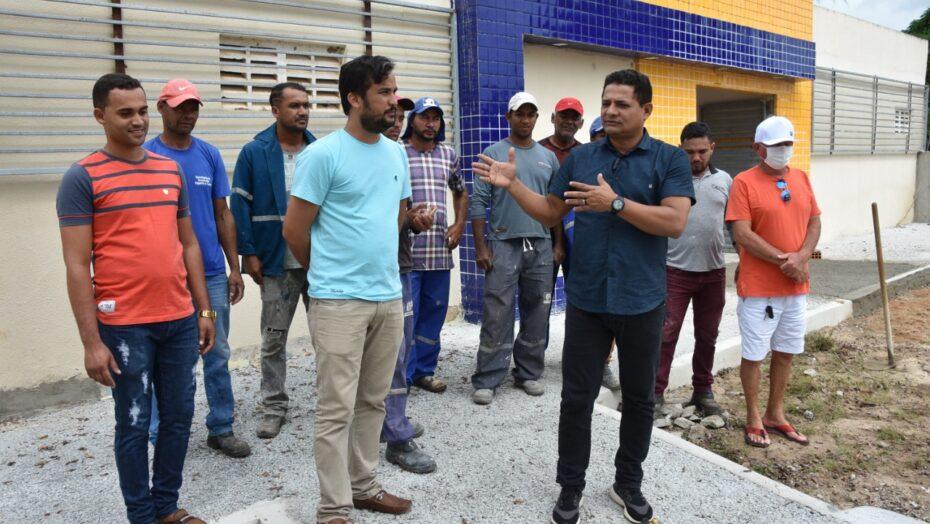 São Gonçalo: Comunidade de Barro Duro vai ganhar complexo esportivo