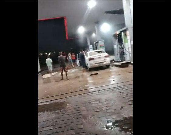 VÍDEO: Bandidos explodem caixa de posto de gasolina em Parnamirim