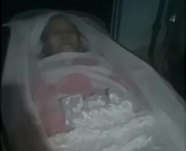 Aconteceu na Bahia: Mulher dada como morta abre os olhos e volta a respirar durante velório; VIDEO