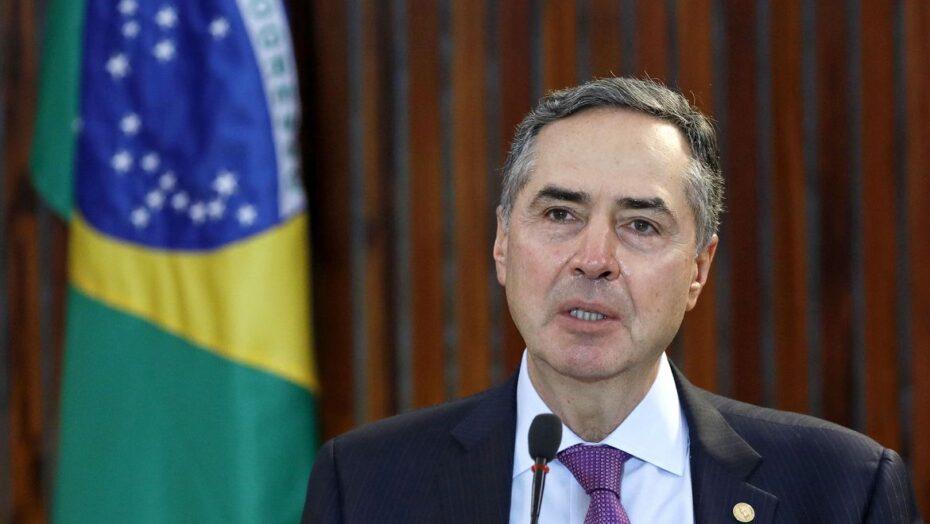 Acusação contra Bolsonaro realizada por familiares de vítimas da Covid-19 é enviada à PGR por Barroso