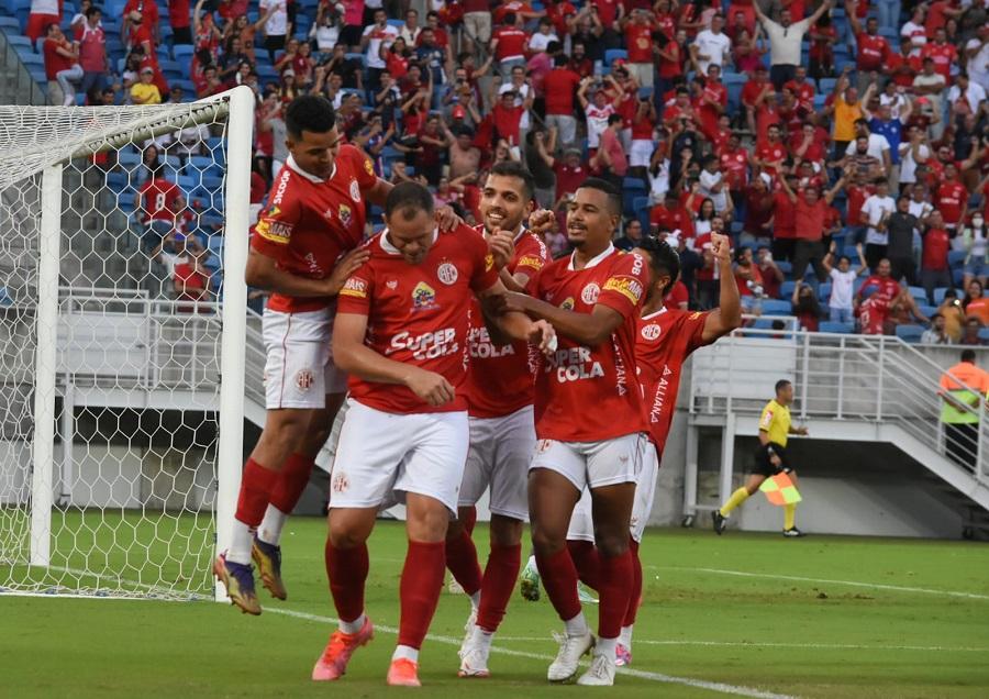 América bate Moto Club por 2 a 1 e leva vantagem mínima para administrar no Maranhão
