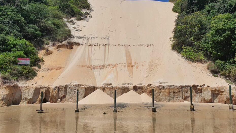 Cachoeira de areia e falésia: 30% do Morro do Careca pode deixar de existir em 10 anos