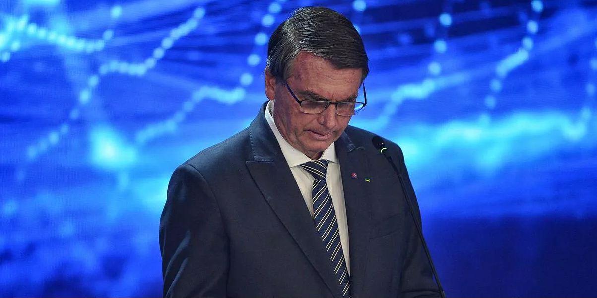 Derrotado no debate da Band, Bolsonaro foge da sabatina na Jovem Pan