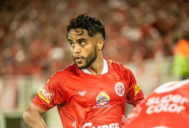 Elvinho comemora vantagem 