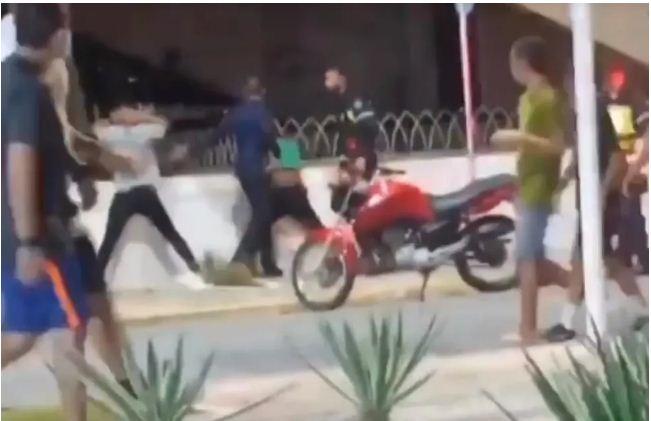 Guarda municipal é afastado de ações de rua após ser filmado agredindo duas pessoas no RN
