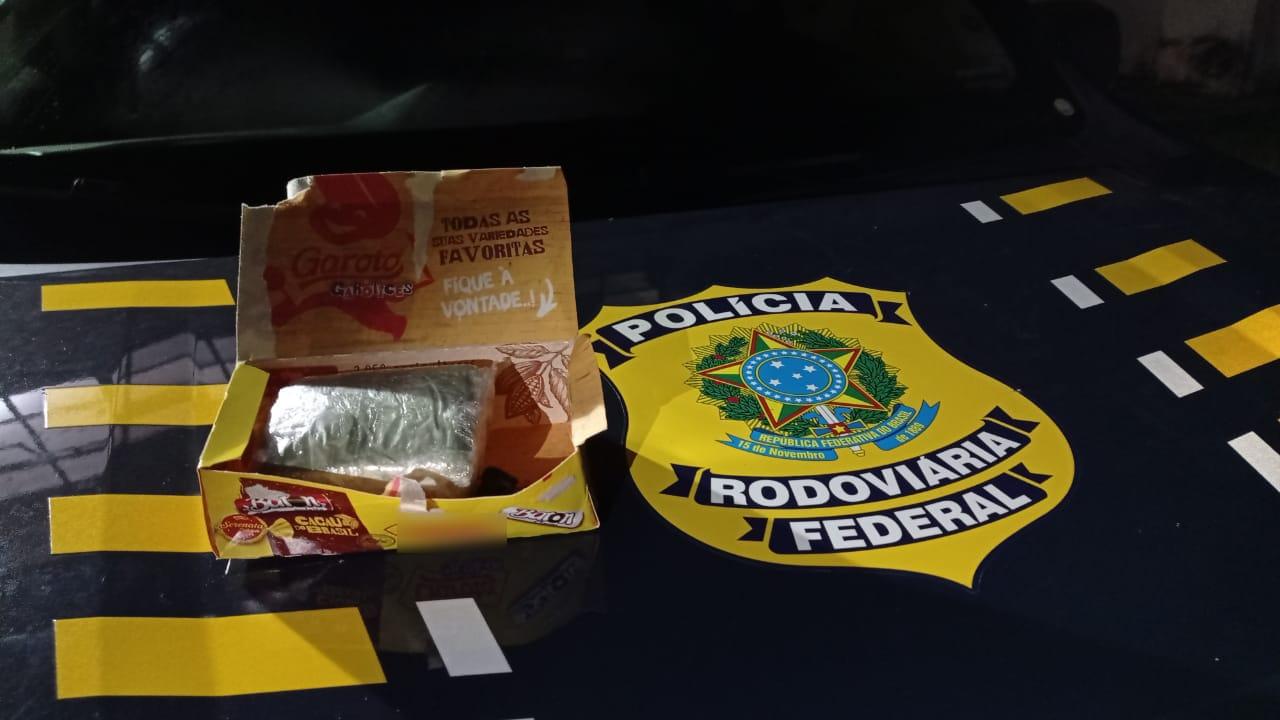 Homem é preso com cocaína dentro de caixa de chocolates no interior do RN