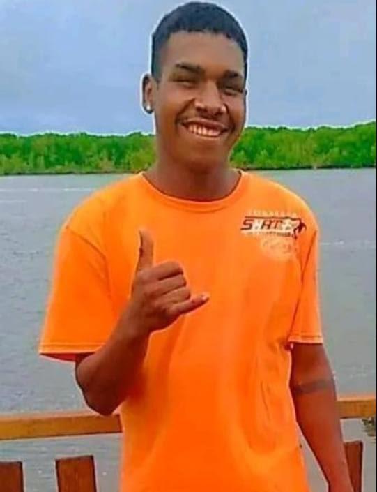 Jovem de 21 anos é morto com tiro na cabeça e primo é baleado