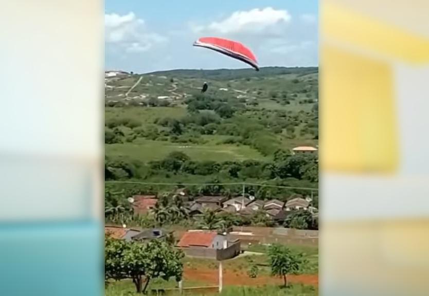 Jovem morre após acidente de parapente no Nordeste