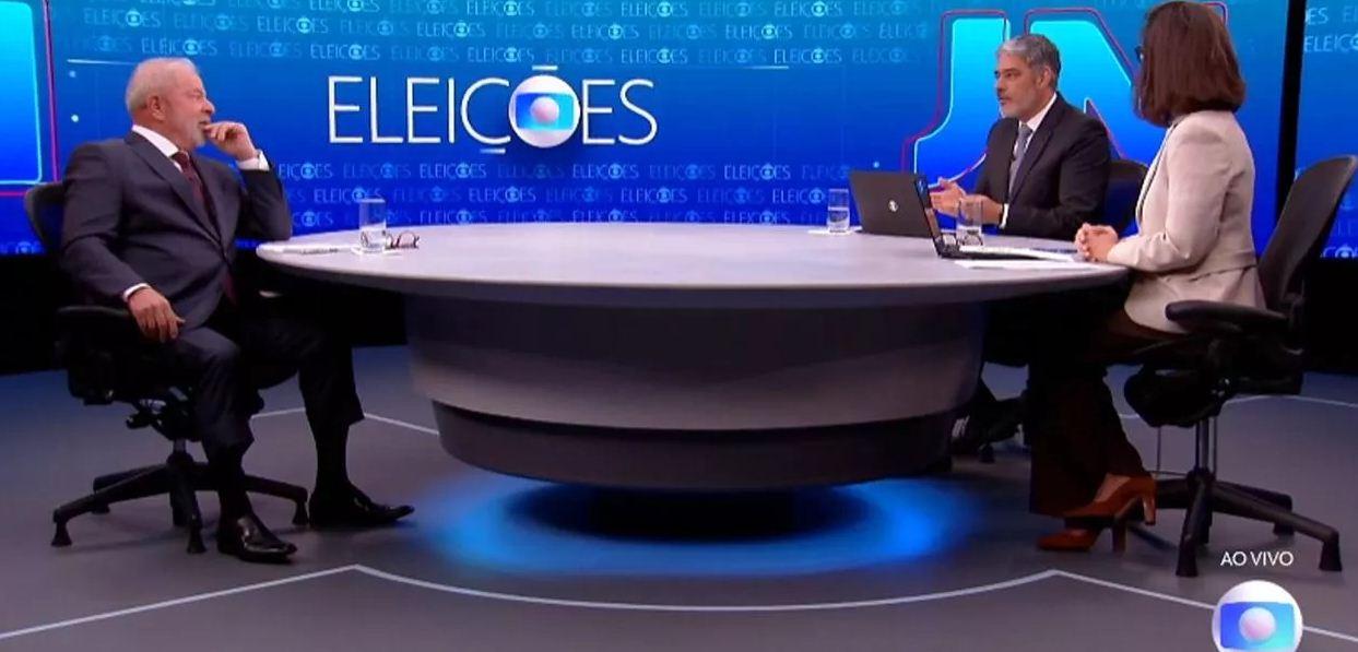 Lula se impõe no Jornal Nacional e diz que Bolsonaro parece o bobo da corte