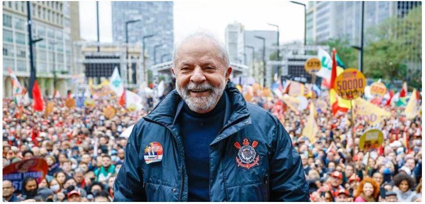 Lula tem 45% contra 36% de Bolsonaro na nova pesquisa BTG/FSB