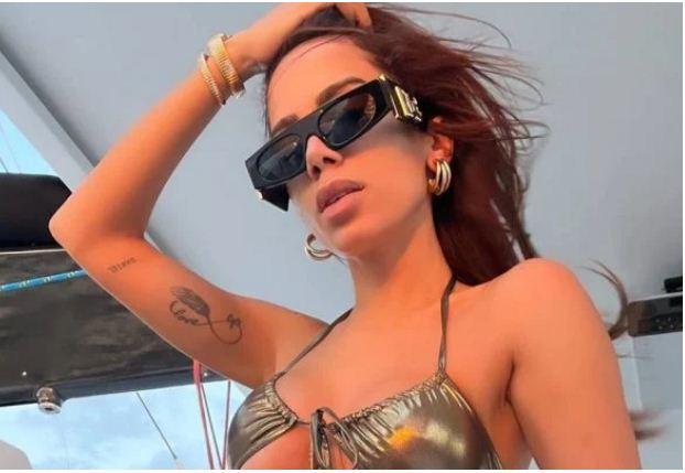 Anitta detona rapper que a xingou de vadia: “Cale a boca”