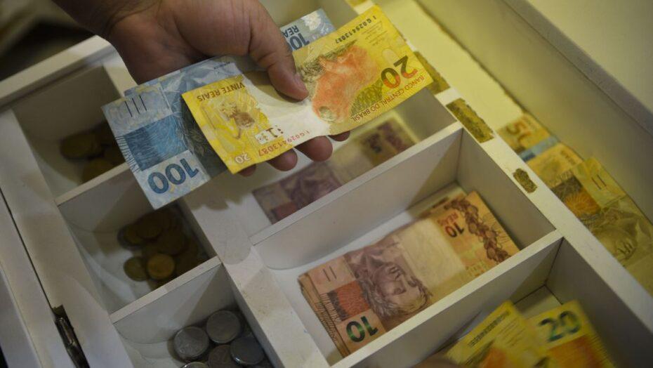 Mercado financeiro reduz projeção da inflação de 6,7% para 6,61%