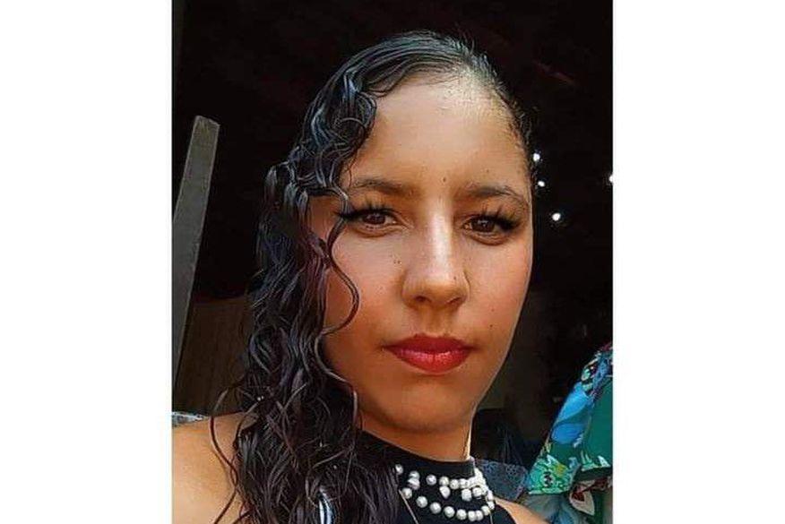 Mulher sai de casa para buscar os filhos e é executada no meio da rua com mais de 10 tiros no Nordeste