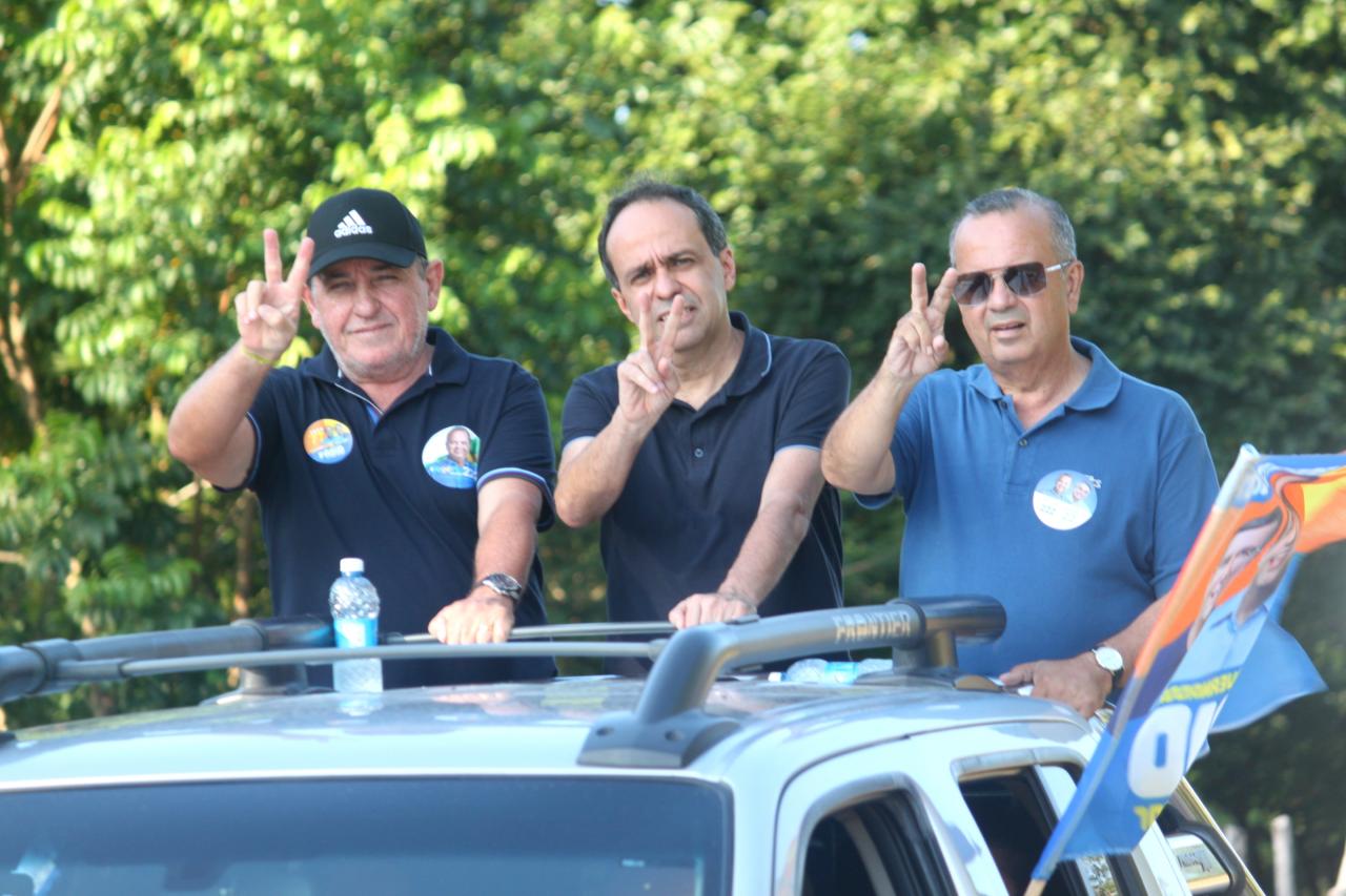 PREFEITO ANTÔNIO FREIRE RECEBE CARAVANA DE ROGÉRIO MARINHO E FÁBIO DANTAS