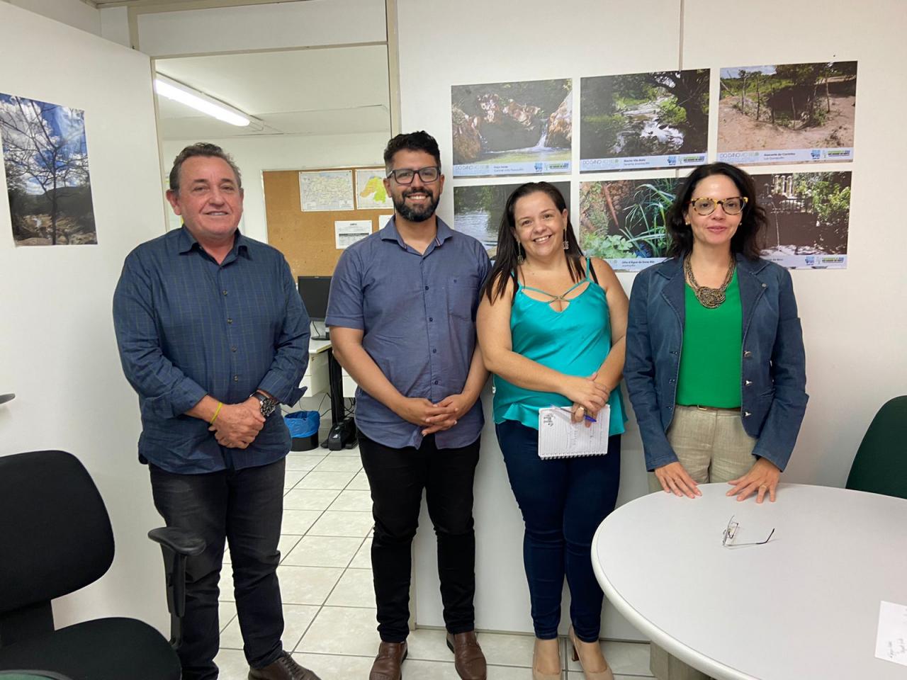 PREFEITO E PROCURADOR PARTICIPAM DE REUNIÃO PARA TRATAR SOBRE ÁREA DE TRANSBORDO E FECHAMENTO DO LIXÃO
