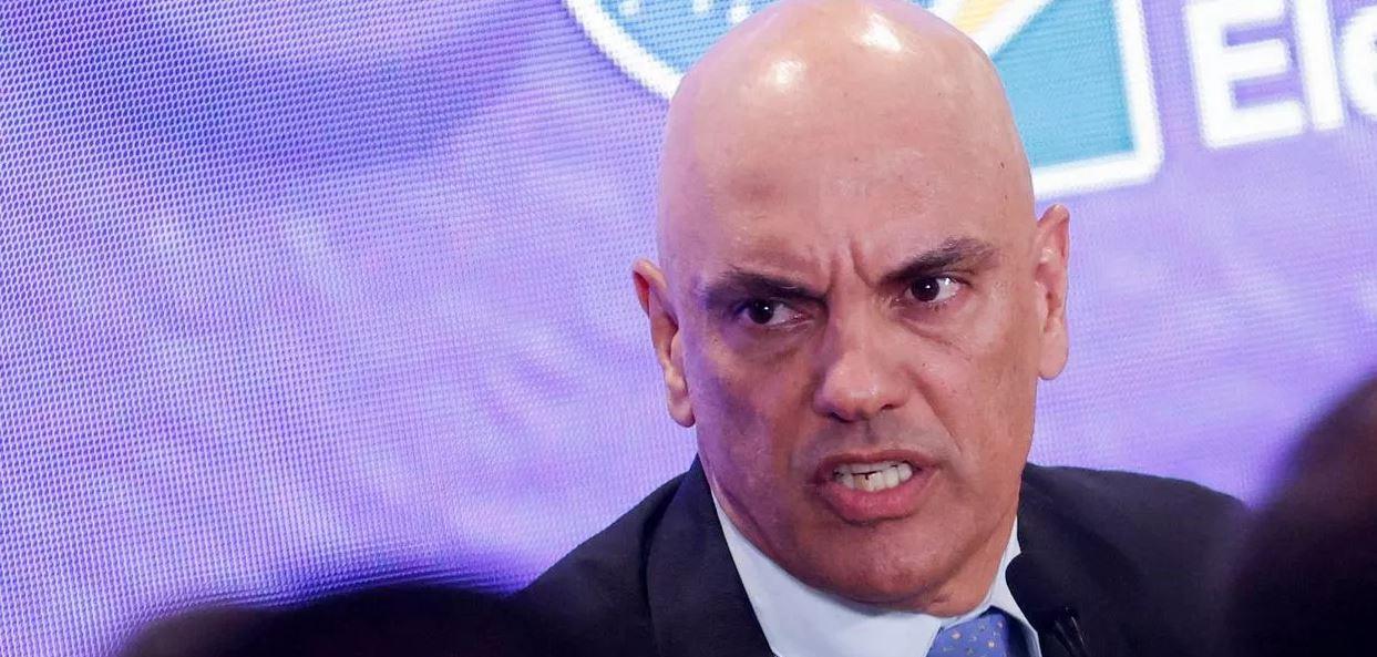 Alexandre de Moraes proíbe PRF e PF de fazer operações que afetem circulação de eleitores