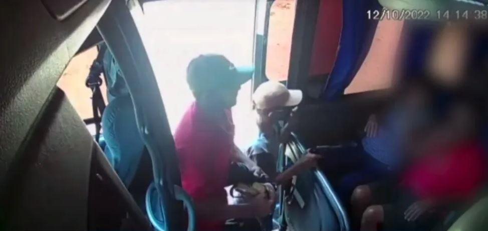 Bandidos rendem passageiros e fazem arrastão em micro-ônibus na BR-226 no RN;
