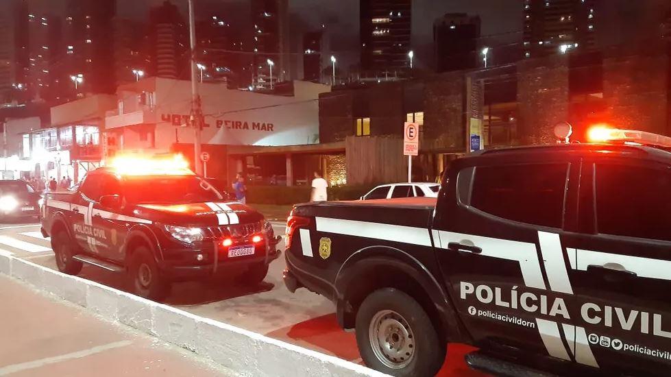 Briga entre irmãos acaba com um morto e outro ferido a facadas em praia de Natal