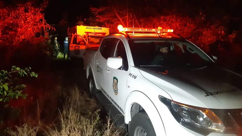 Corpo de homem com marcas de tiros é encontrado em área de morro na Zona Oeste de Natal
