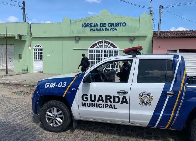 Homem é assassinado a tiros em calçada de igreja evangélica na Grande Natal