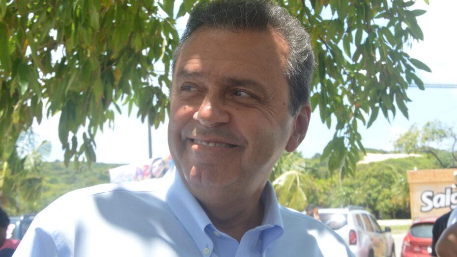 “Houve divisão de votos e quem se beneficiou disso foi Rogério”, diz Carlos Eduardo