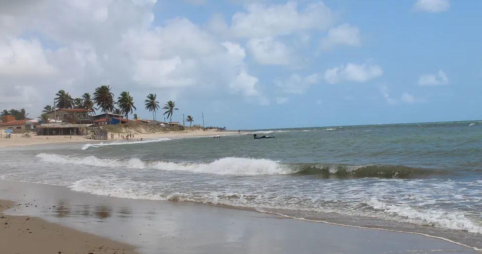 Litoral potiguar tem dois pontos impróprios para banho no fim de semana, diz boletim de balneabilidade