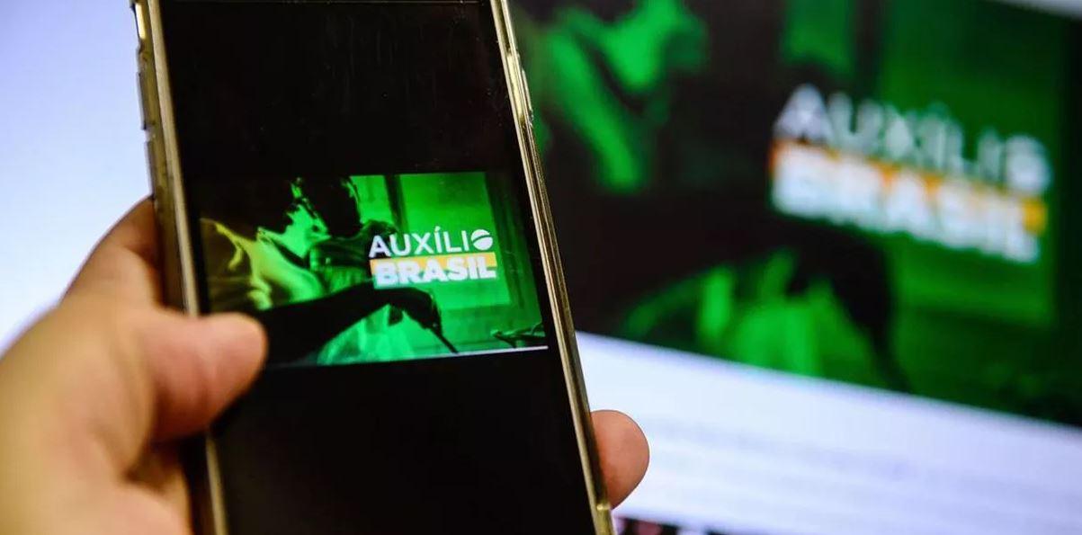 Ministério Público pede suspensão do consignado do Auxílio Brasil