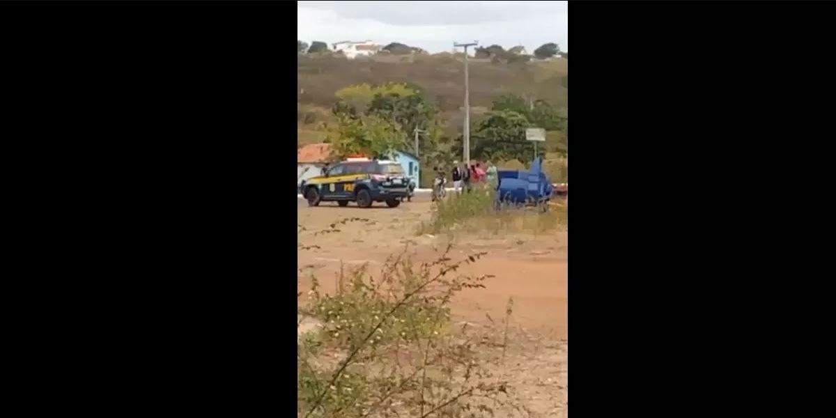 Polícia Rodoviária do governo Bolsonaro fecha estradas no Nordeste para impedir povo de votar