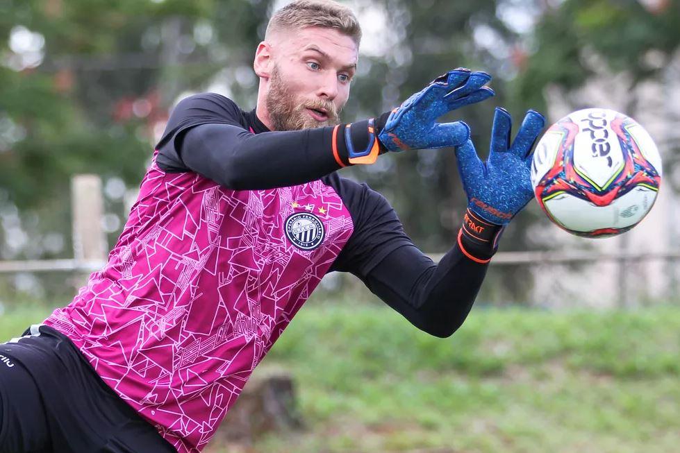 ABC se reforça com goleiro Simão e atacante Felipe Garcia, do Operário-PR