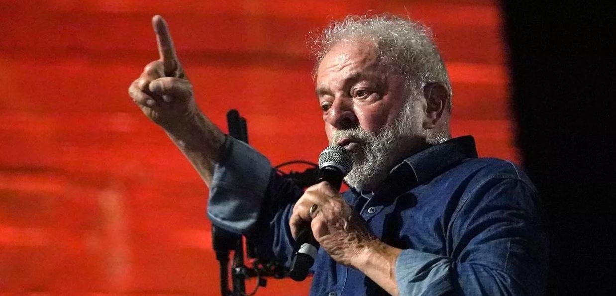 Após descanso na Bahia, Lula chega em São Paulo