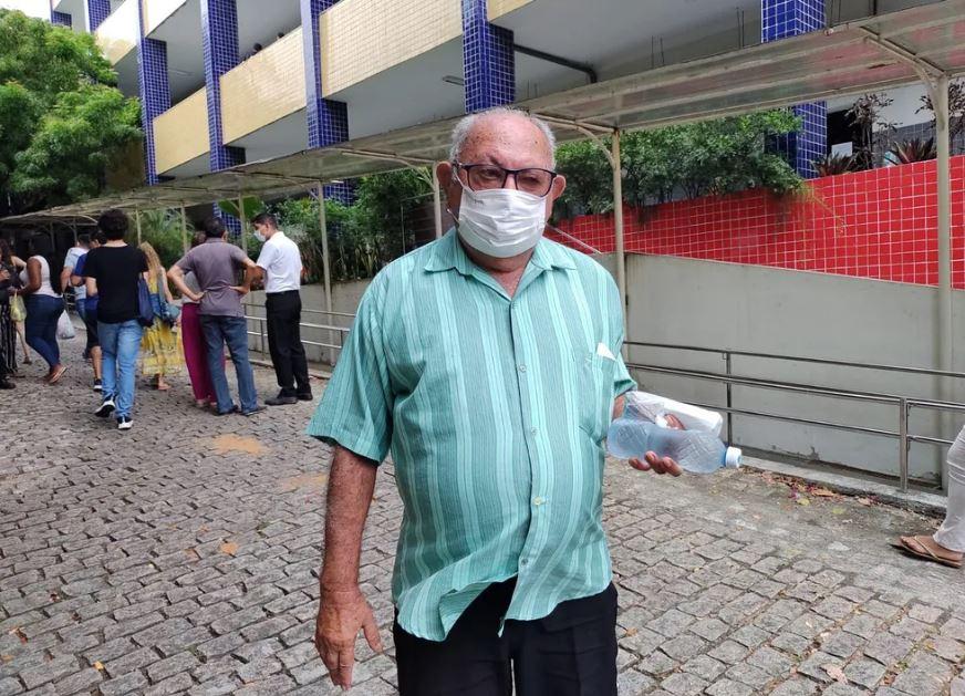 Aposentado de 83 anos faz Enem pela segunda vez em Natal 'para dar exemplo'